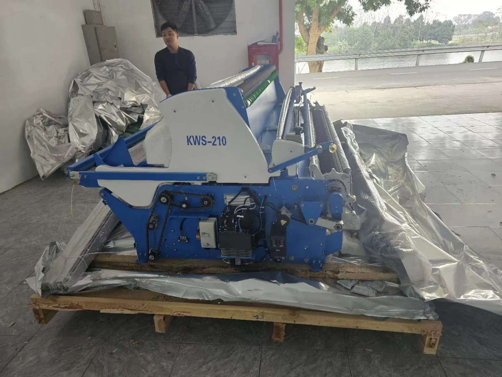 automatic fabric spreading machine, fabric spreader machine .spreading